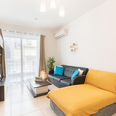 2 Bedroom In Central St Julians Prime Location In Paceville Apt 3 By Vaganza Saint Julian's Bagian luar foto