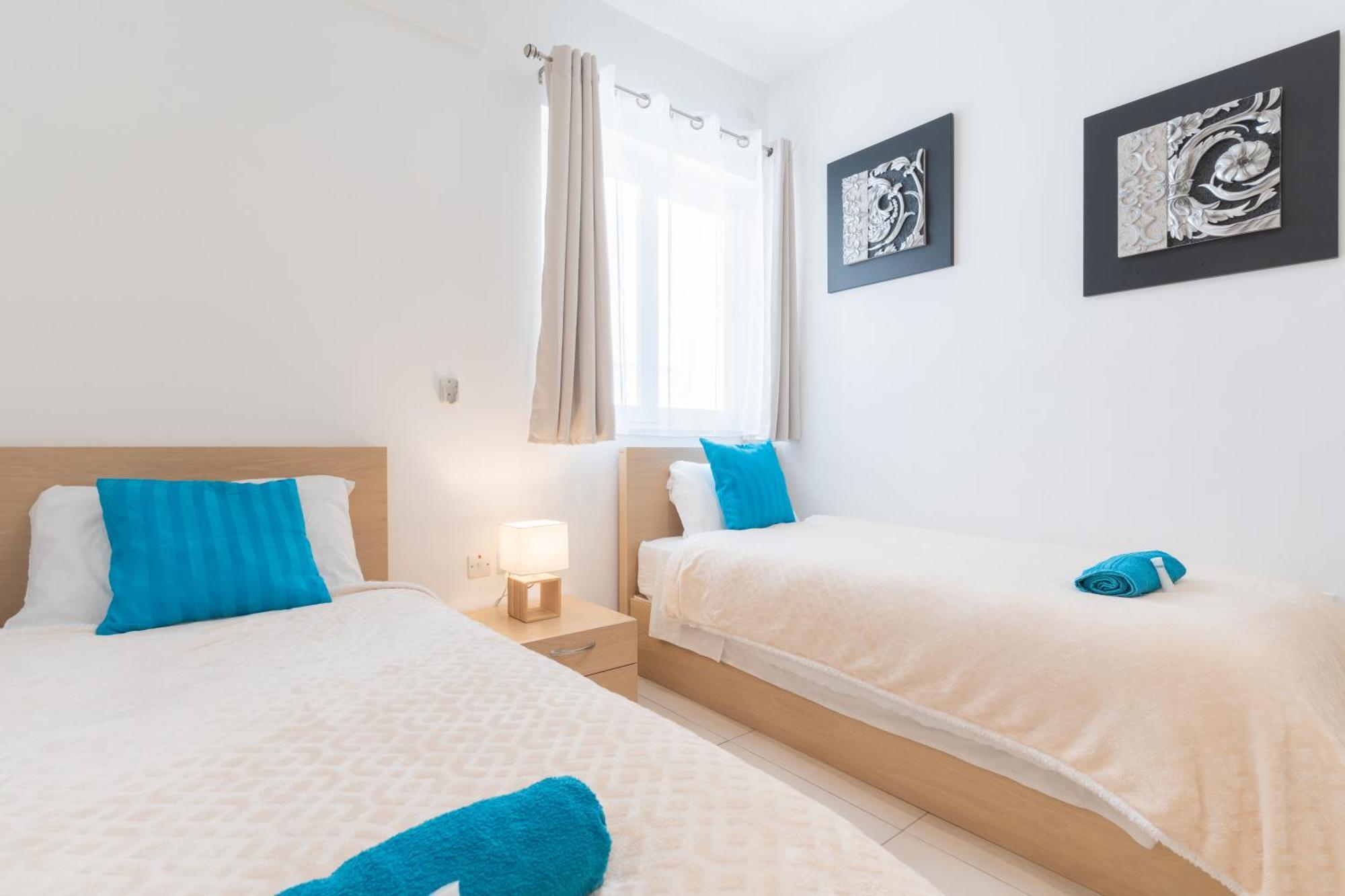 2 Bedroom In Central St Julians Prime Location In Paceville Apt 3 By Vaganza Saint Julian's Bagian luar foto