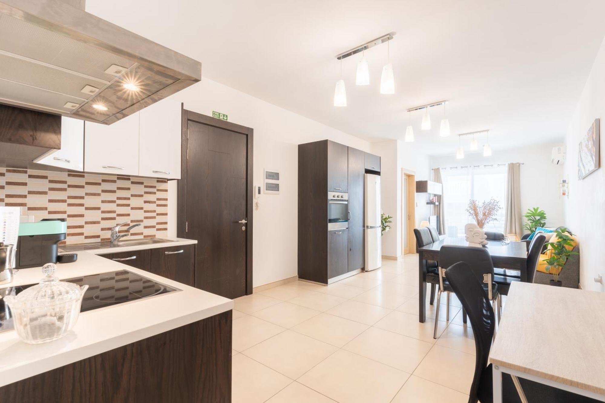 2 Bedroom In Central St Julians Prime Location In Paceville Apt 3 By Vaganza Saint Julian's Bagian luar foto