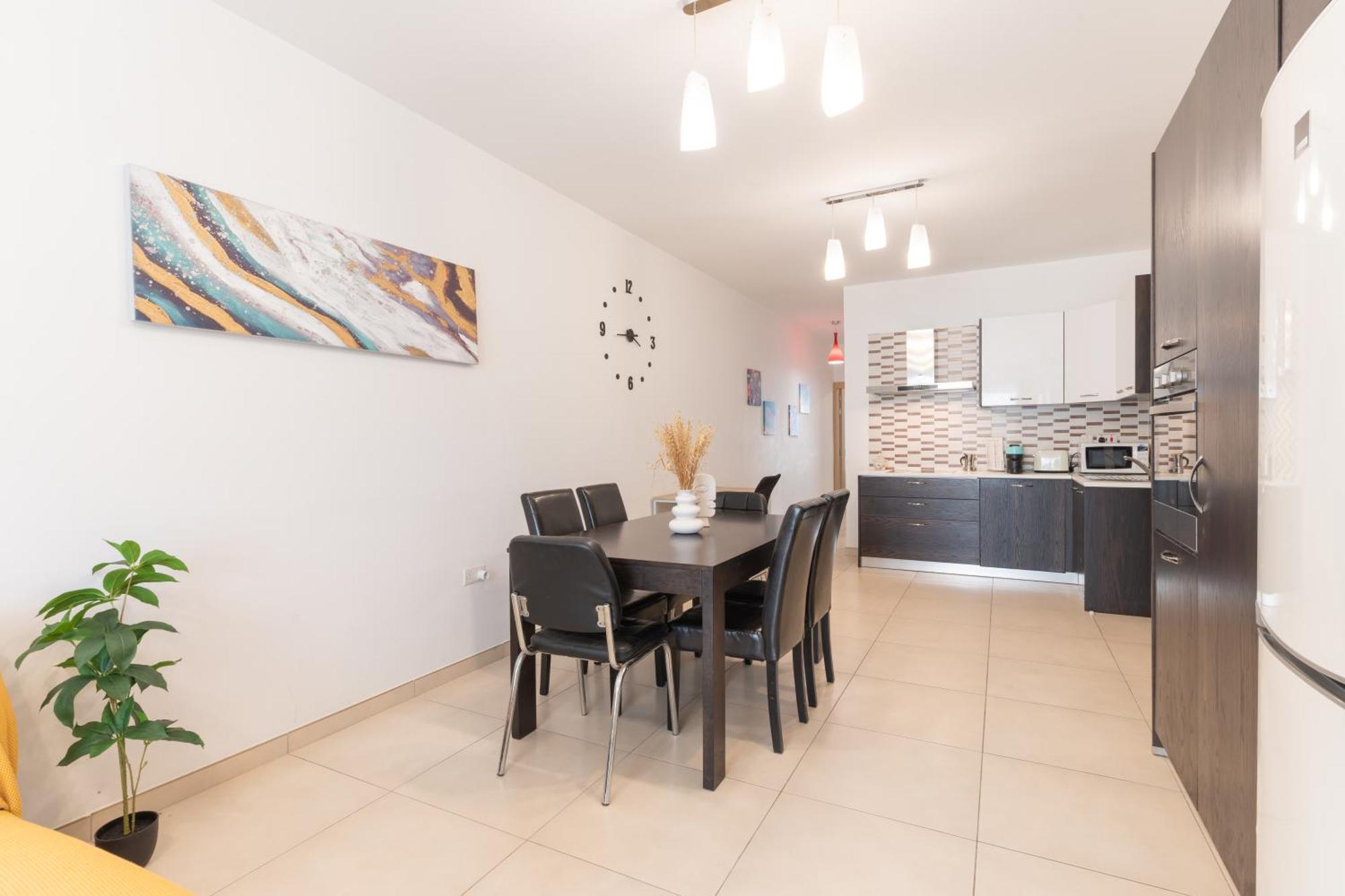 2 Bedroom In Central St Julians Prime Location In Paceville Apt 3 By Vaganza Saint Julian's Bagian luar foto