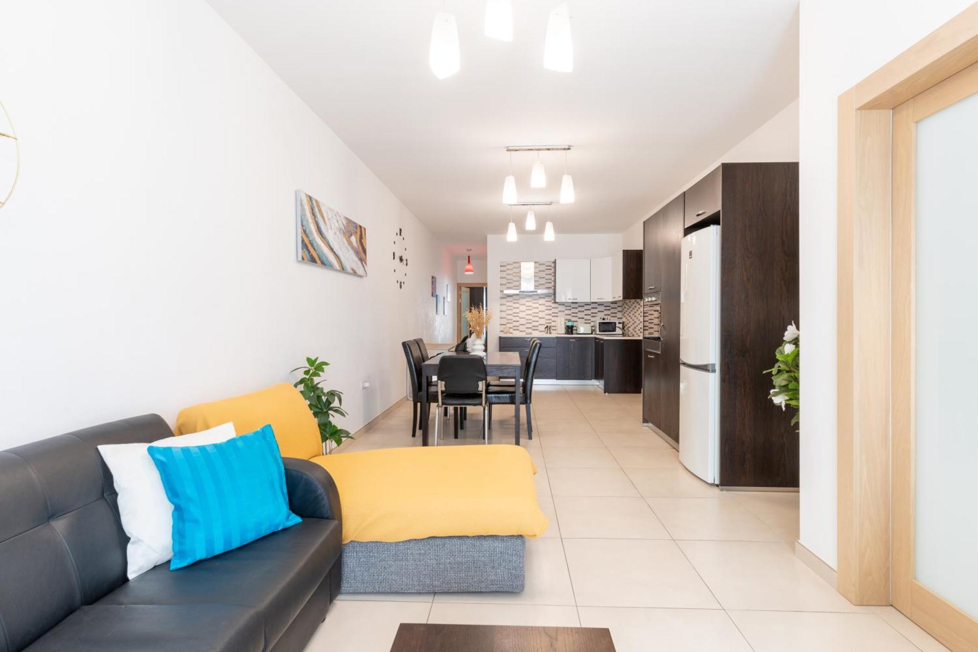 2 Bedroom In Central St Julians Prime Location In Paceville Apt 3 By Vaganza Saint Julian's Bagian luar foto