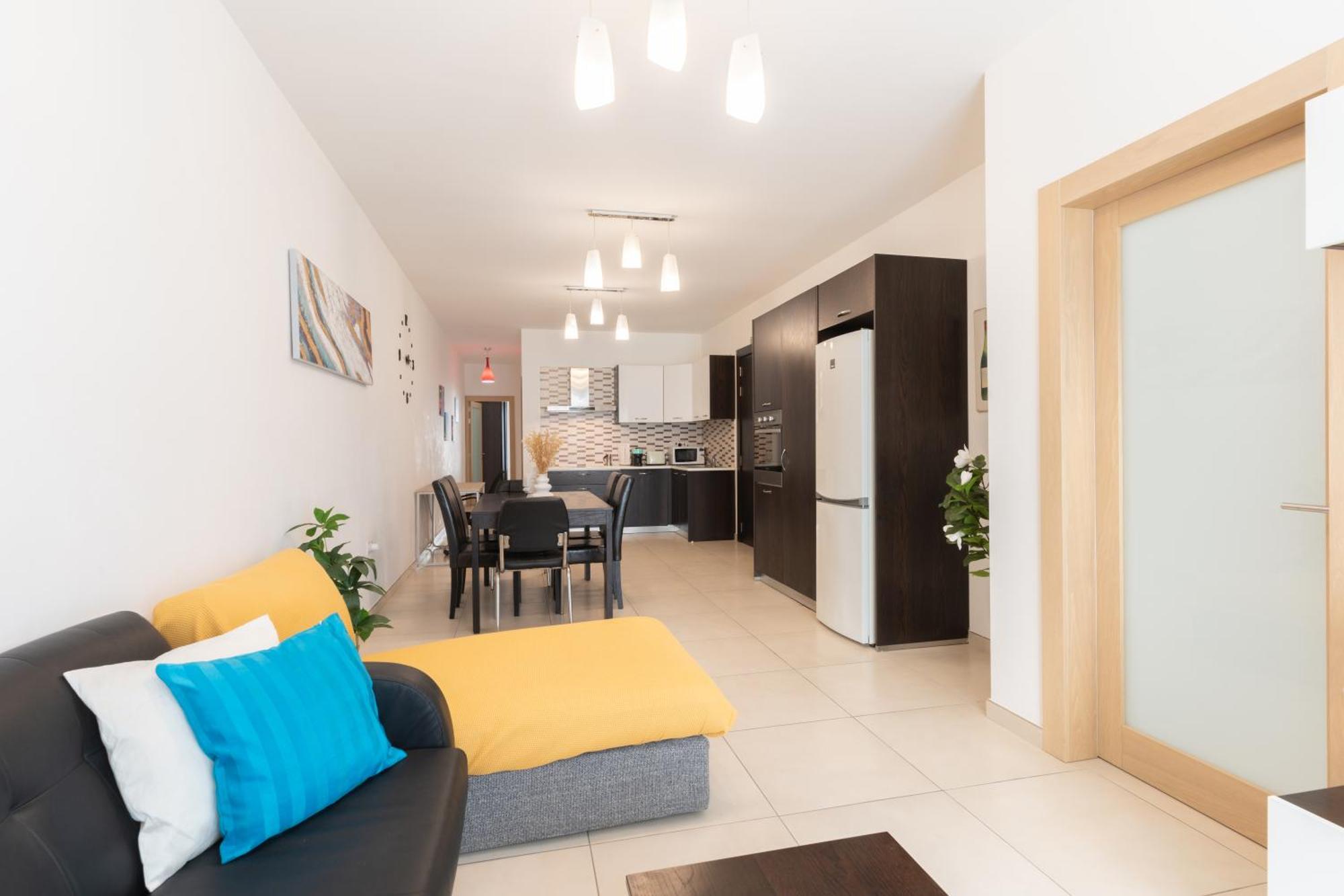 2 Bedroom In Central St Julians Prime Location In Paceville Apt 3 By Vaganza Saint Julian's Bagian luar foto