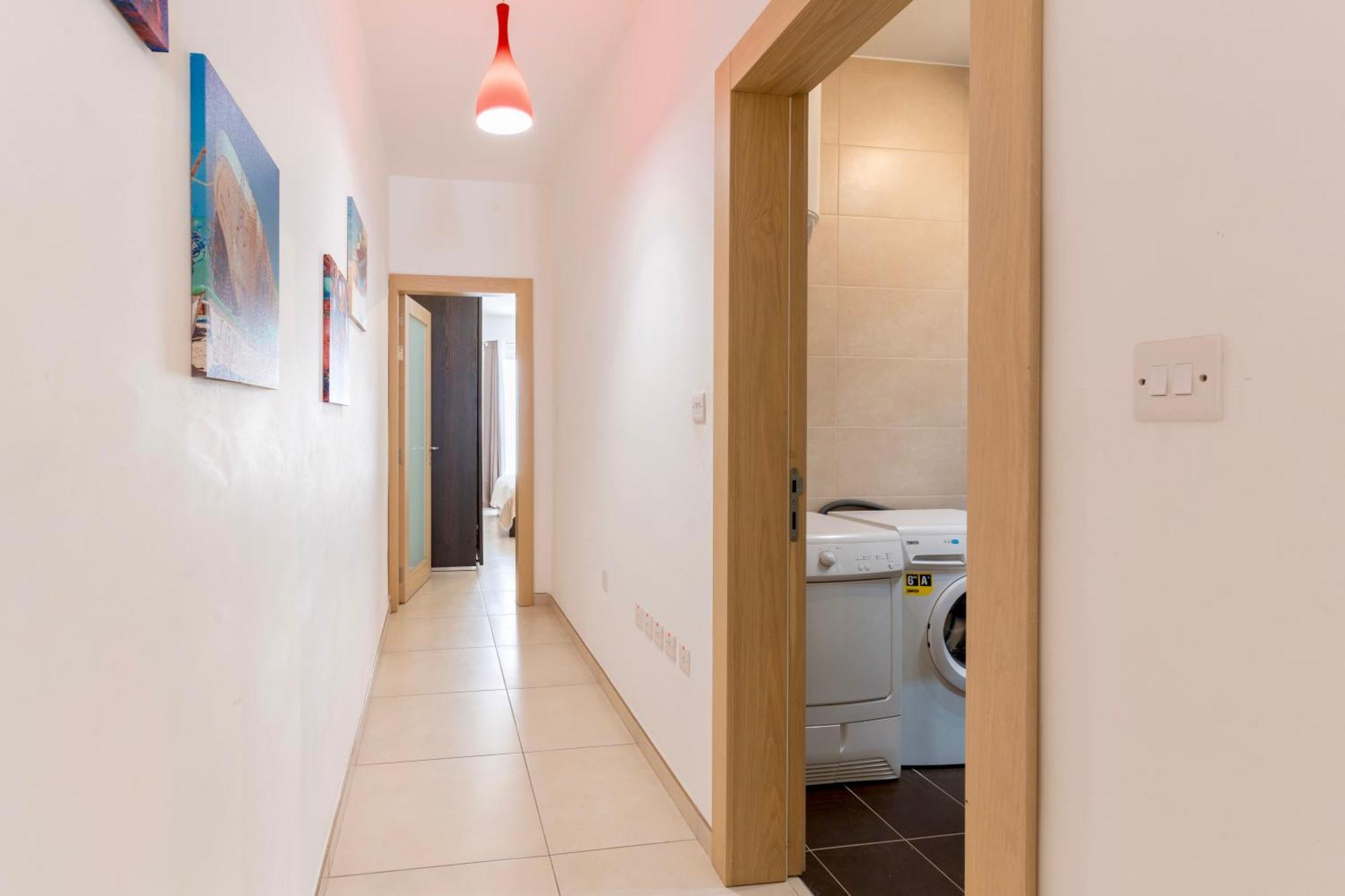 2 Bedroom In Central St Julians Prime Location In Paceville Apt 3 By Vaganza Saint Julian's Bagian luar foto