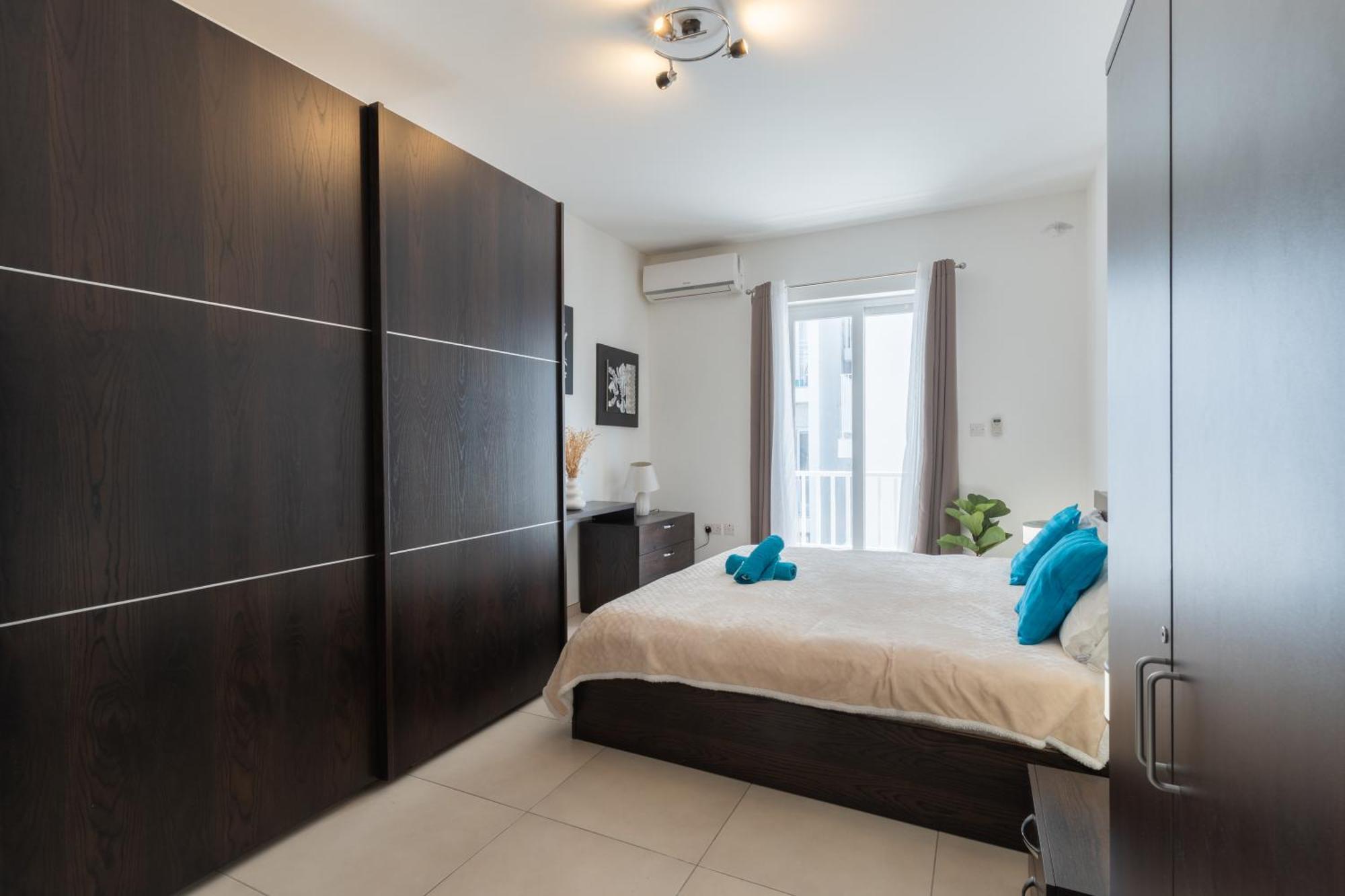 2 Bedroom In Central St Julians Prime Location In Paceville Apt 3 By Vaganza Saint Julian's Bagian luar foto